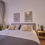 Posh Studio Apartment - Klassisch & Schick