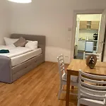 Peaceful 2Br Apartment 15-Min To Ottakring Station