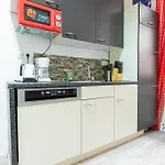 Bright 1Br Apt, Prime Vienna Location & Wifi