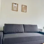 Modern Studio Apartment - Easy Access