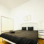 Comfortable Studio Apt, 15 Minutes To Rathausplatz