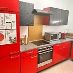 Full Premium City Villa - 2 Bedrooms For 5 People - Near Metro