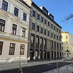 Weltwien Luxury Art Apartments & Free Parking