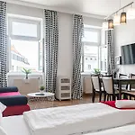 Lovely 2 Bedroom Shared Apt For 5P Ideal For Long-Term Stays
