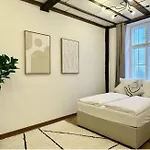 Eden Schoenbrunn Garden Apartment