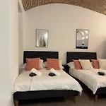 Central Renovated Apartment