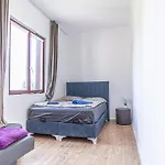 Cozy Entire House With Terrace And Garden, Up To 34P