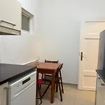 Carlton Suites