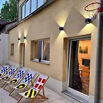 Stylish City Nest - 3 Rooms For 5 - Near Metro