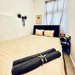 Elegant & Central 5Br Shared Apt In Vienna