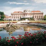 Im Palais Schwarzenberg