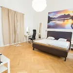 Deluxe Apartment With 3 Rooms - Hegelgasse 17 -