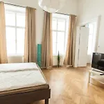 Deluxe Apartment With 3 Rooms - Hegelgasse 17 -