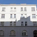 Nomio\'S City Apartment