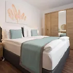 Mar Suite Apartments - Simmering