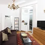 Hoheschule Apartment Courbette