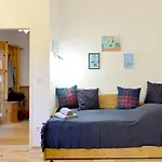 House With Courtyard & Parking Close To Stadtpark