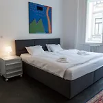 Grand Soho Apartment