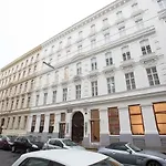 Apartments Opera 1