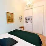 Sechsschimmelgasse by EasyB&B