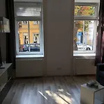 Schoenbrunn Apartment