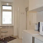 Freundliches Apartment Mit Innenhof-Garten