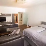 1010 Apartment By Nikolax