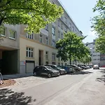Universum Apartment 2