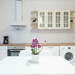 Beautiful City Apartment At Famous Ballgasse