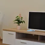 Central Family-Friendly Apt In Vienna