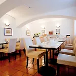 Amelie Apartment Hotel