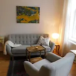 Ruhige, Ganze Wohnung Sissi In Zentrumsnaehe