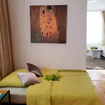 Vienna Corner Apartment 1020