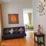Vienna Corner Apartment 1020