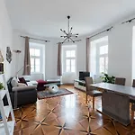 Belvedere Central Apartment