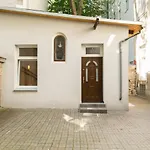 Bagira Apartments