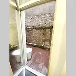 Studio,10 Min To Citycenter,33M,Smart Tv,Kingbed
