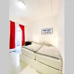 Studio,10 Min To Citycenter,33M,Smart Tv,Kingbed