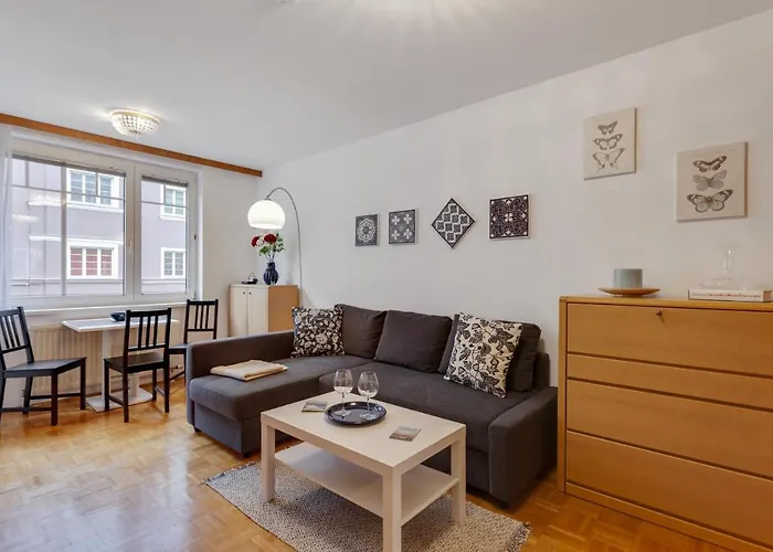 City Apartment Close To Shopping Mile