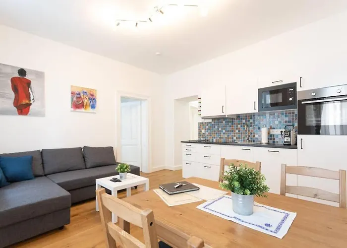 14 C&J\'S Apartment