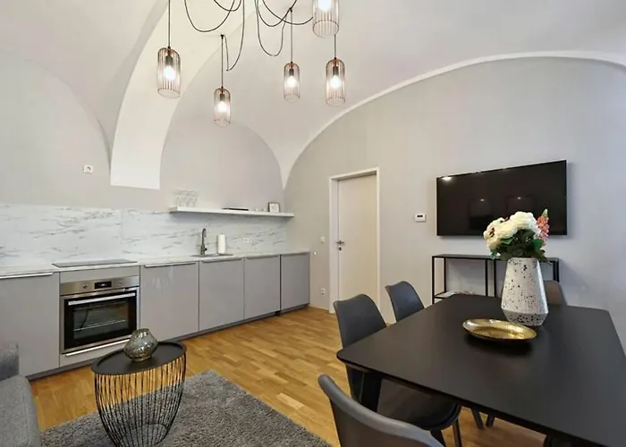 Vienne City Apartment Crown 6