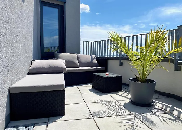 Sonnenwohnen Penthouse direkt bei U-Bahn und Therme Wien mit Top Anbindung ins Zentrum