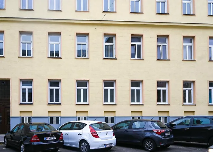 Elegant Duplex Danube Canal