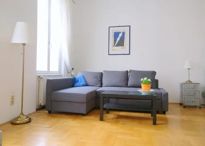 Stylish & Central By Jr City Apartments