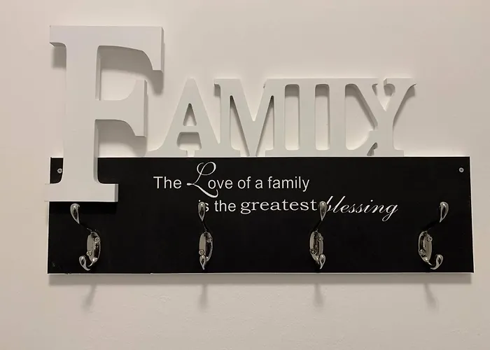 Modern Airconditioned City Apartment Close To Vic
