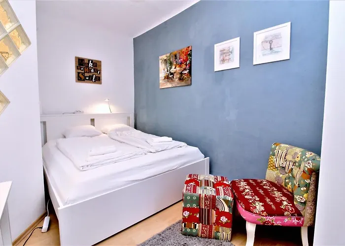 Gorgeous Hideout | City Center Apartment