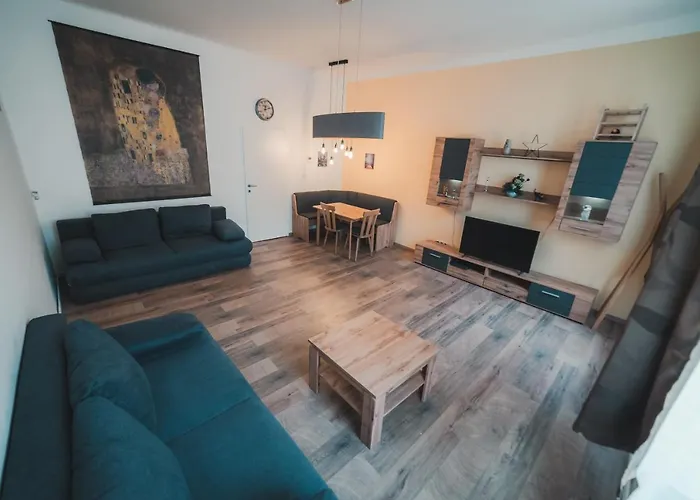 Renovated Apartment Close To First District