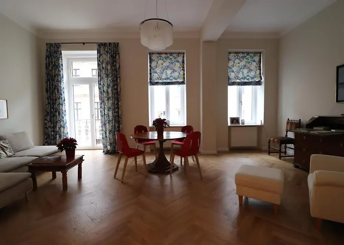 Wohnung Mit Balkon Beim Schloss Belvedere