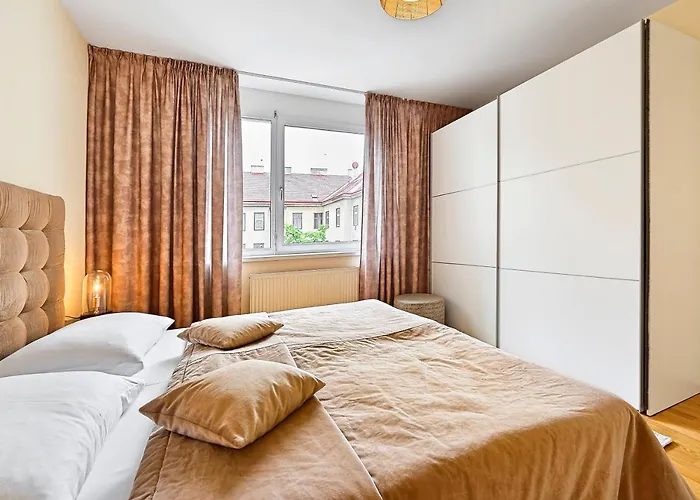 Peaceful Belvedere Apartment in Safe, Quiet&Central Location