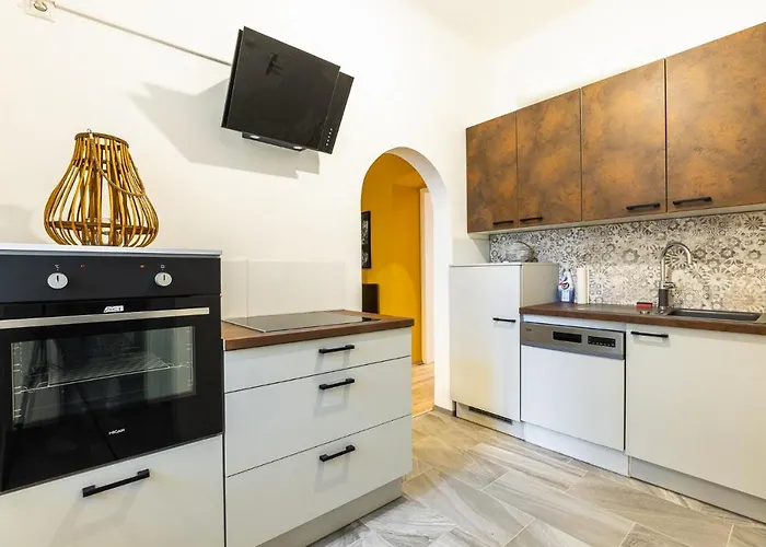Stylish 1 Bedroom Apartment Near Hannovamarkt